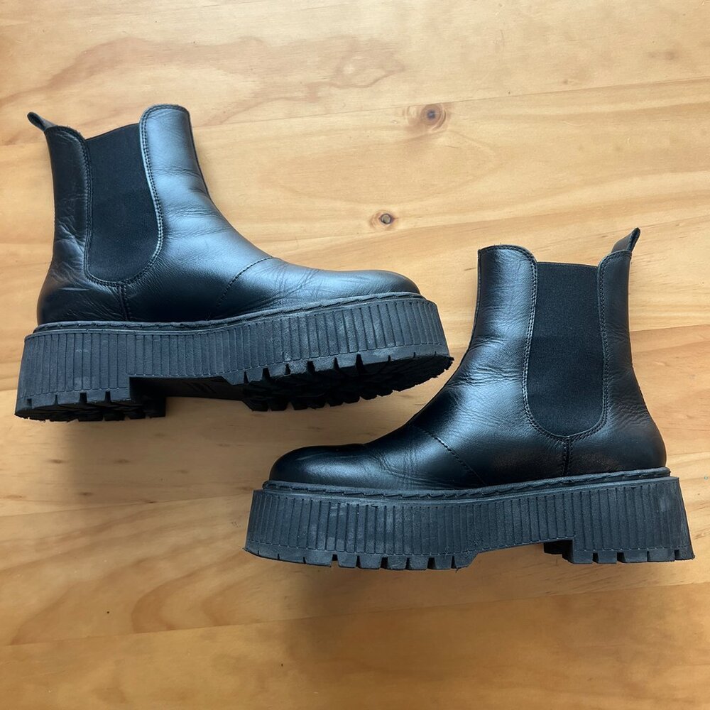 Ten Points Black Leather Platform Chelsea Boot